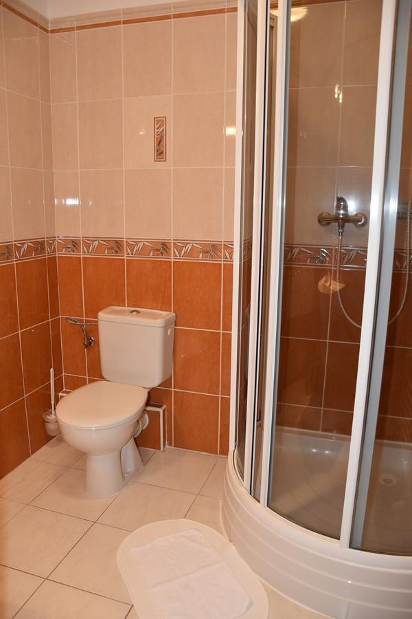 Hotel Banik Handlova Bagian luar foto