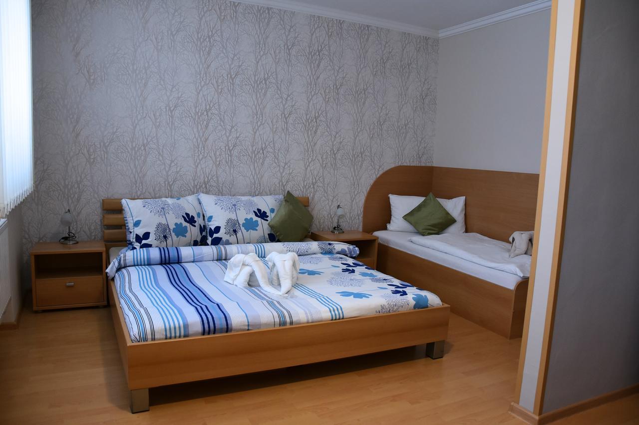 Hotel Banik Handlova Bagian luar foto