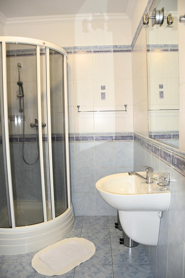 Hotel Banik Handlova Bagian luar foto