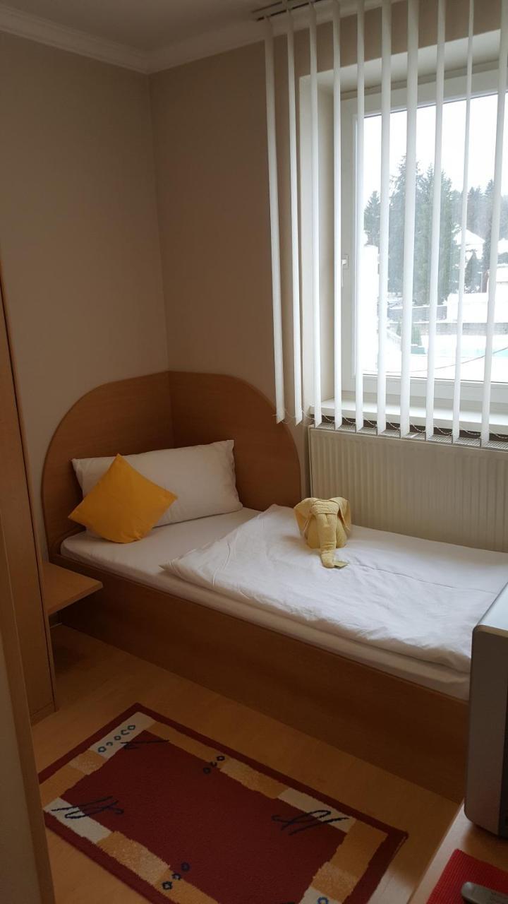 Hotel Banik Handlova Bagian luar foto