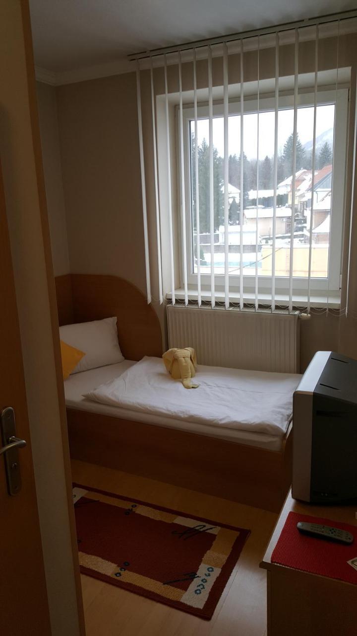 Hotel Banik Handlova Bagian luar foto
